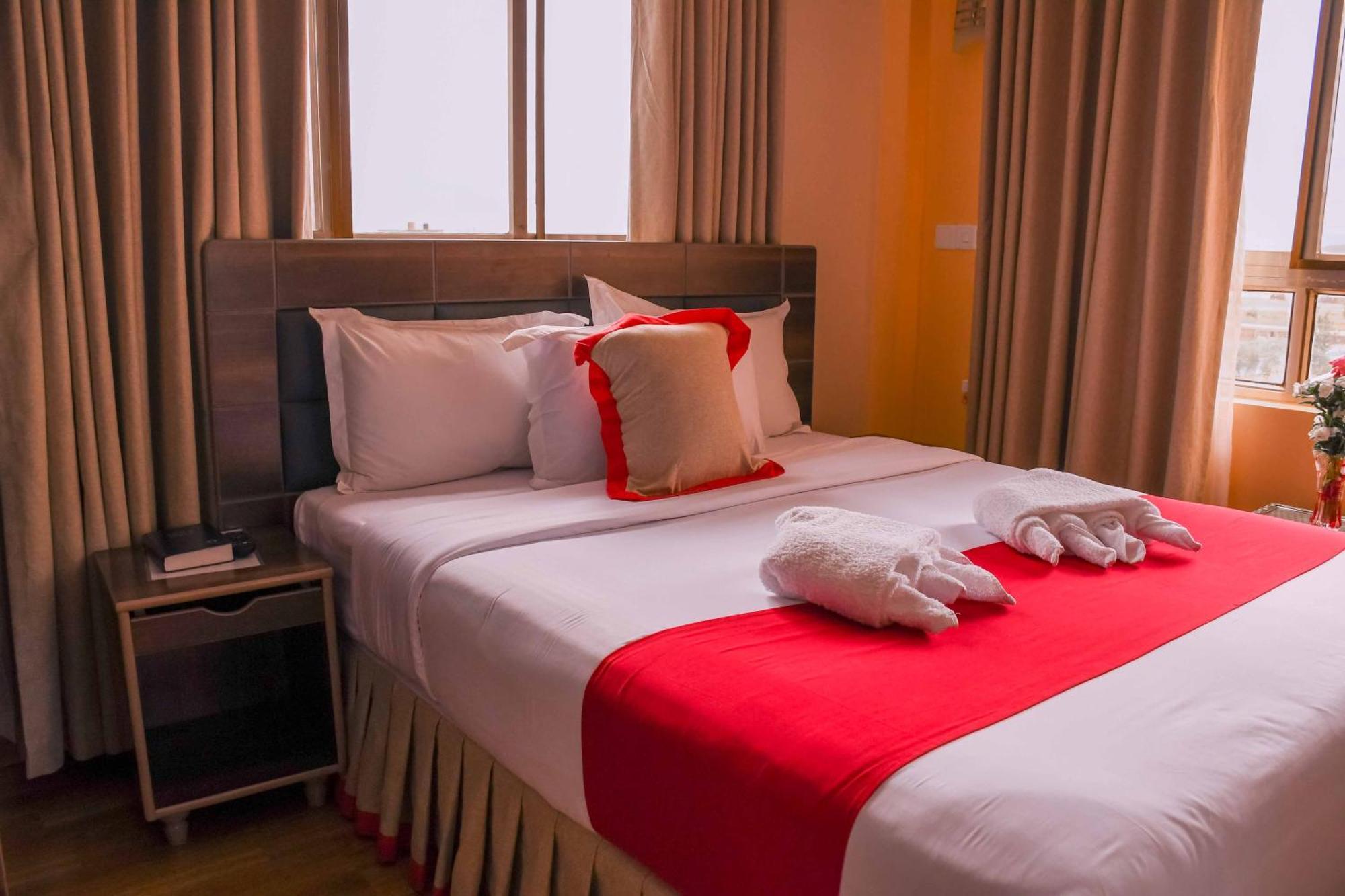 Buraha Zenoni Hotel And Resort 나쿠루 외부 사진