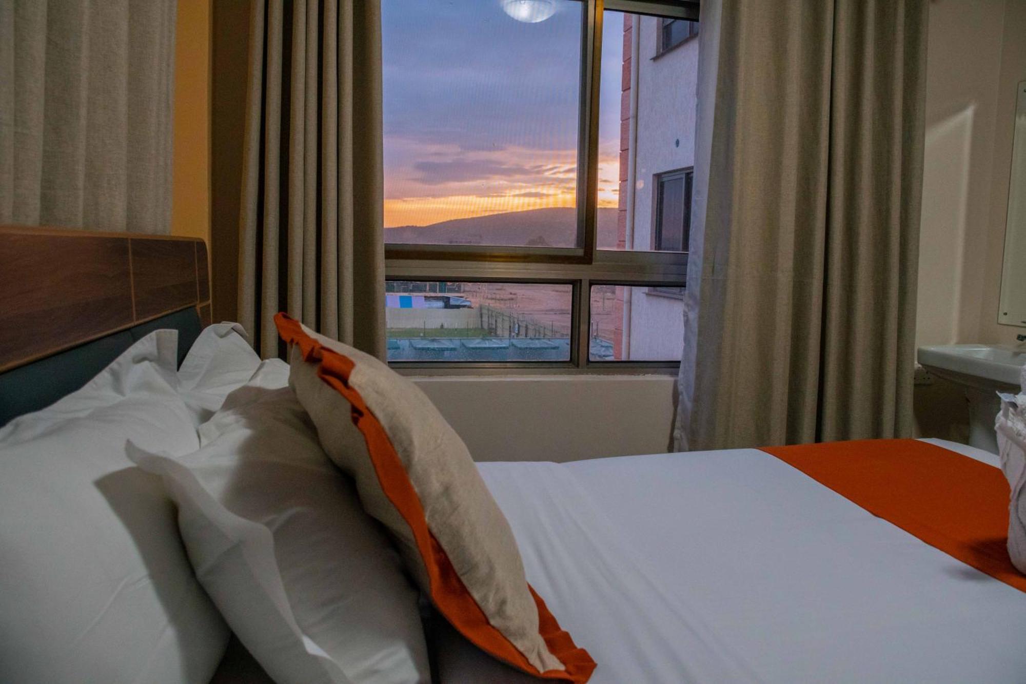 Buraha Zenoni Hotel And Resort 나쿠루 외부 사진