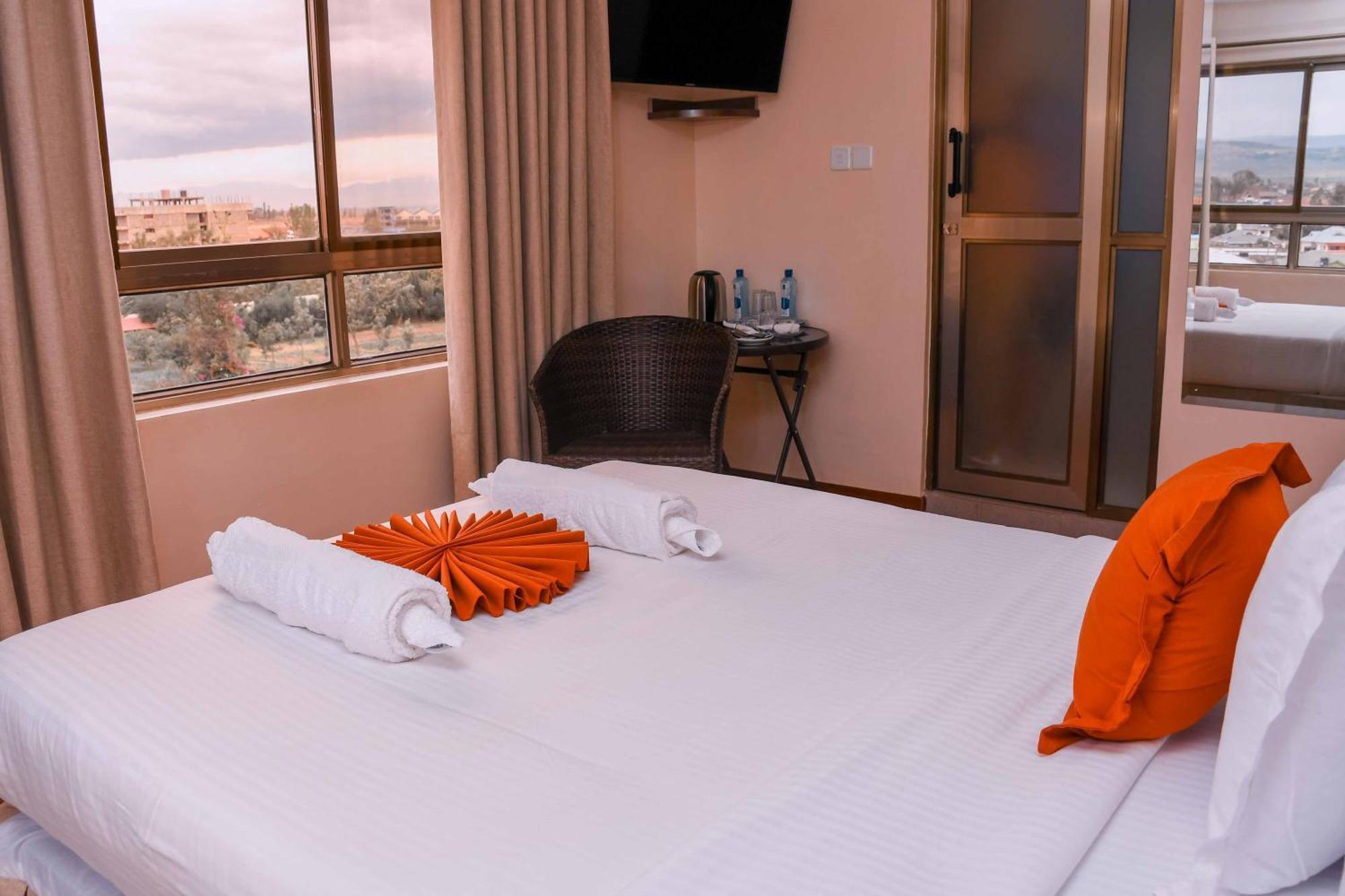Buraha Zenoni Hotel And Resort 나쿠루 외부 사진