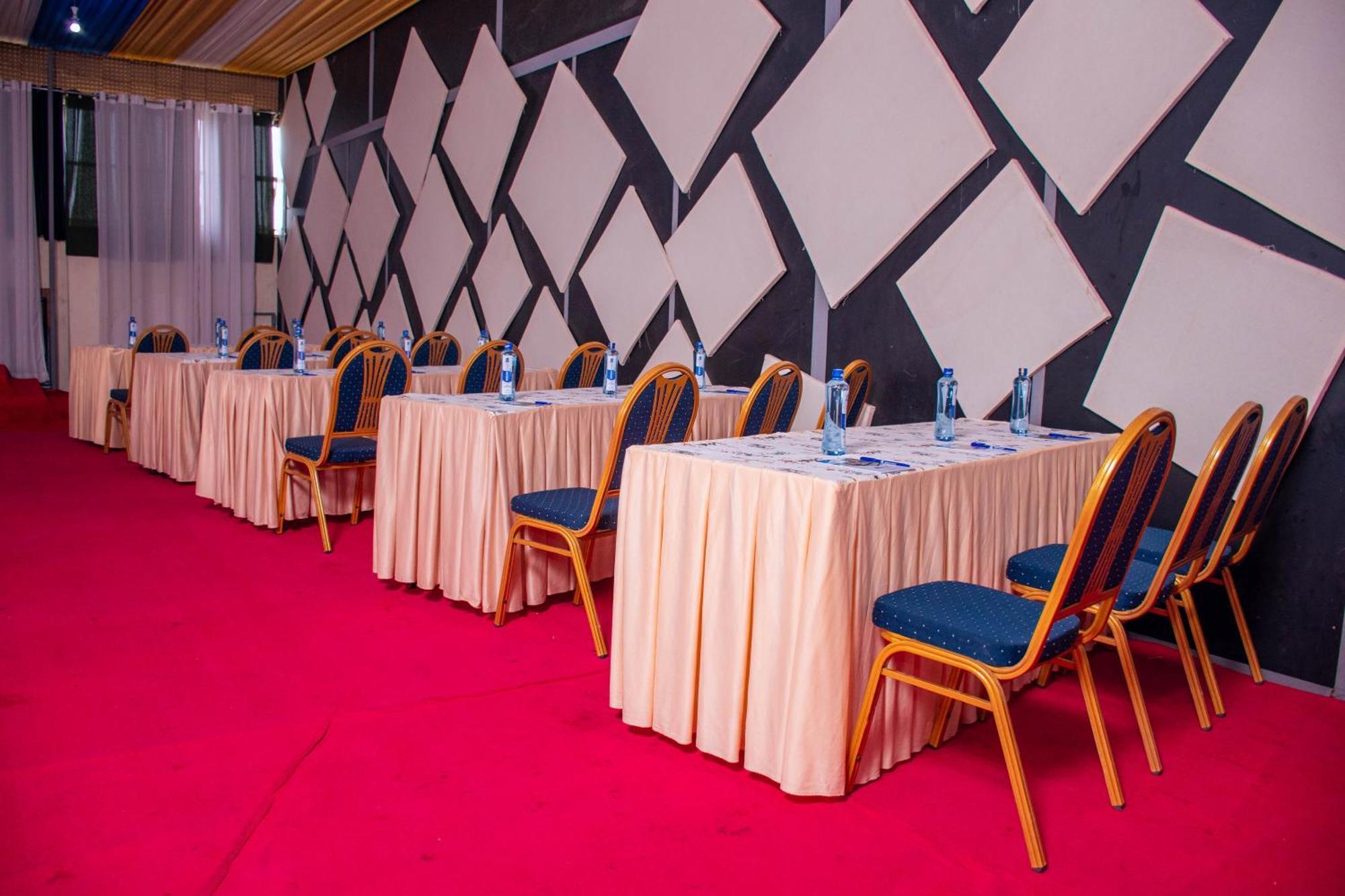 Buraha Zenoni Hotel And Resort 나쿠루 외부 사진
